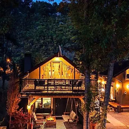 Antik River House فندق 3*