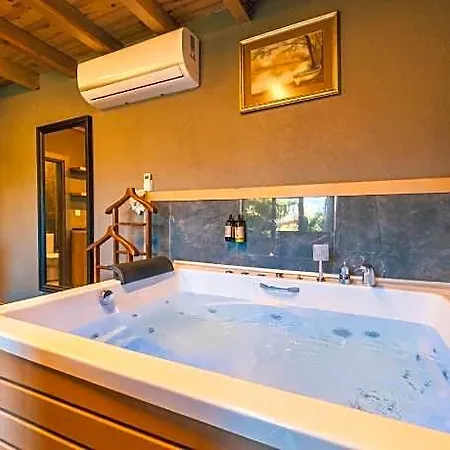 Antik River House 3*