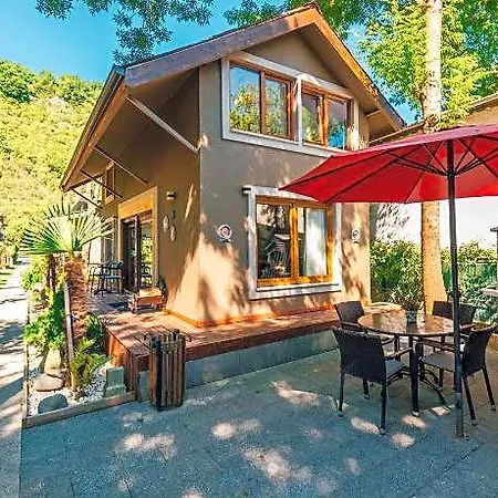 Antik River House فندق 3*