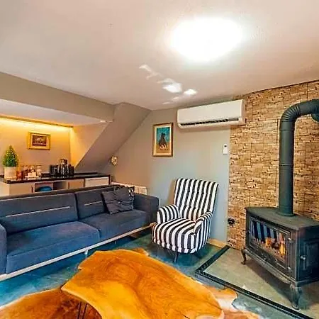Antik River House 3*