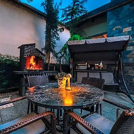 Antik River House فندق